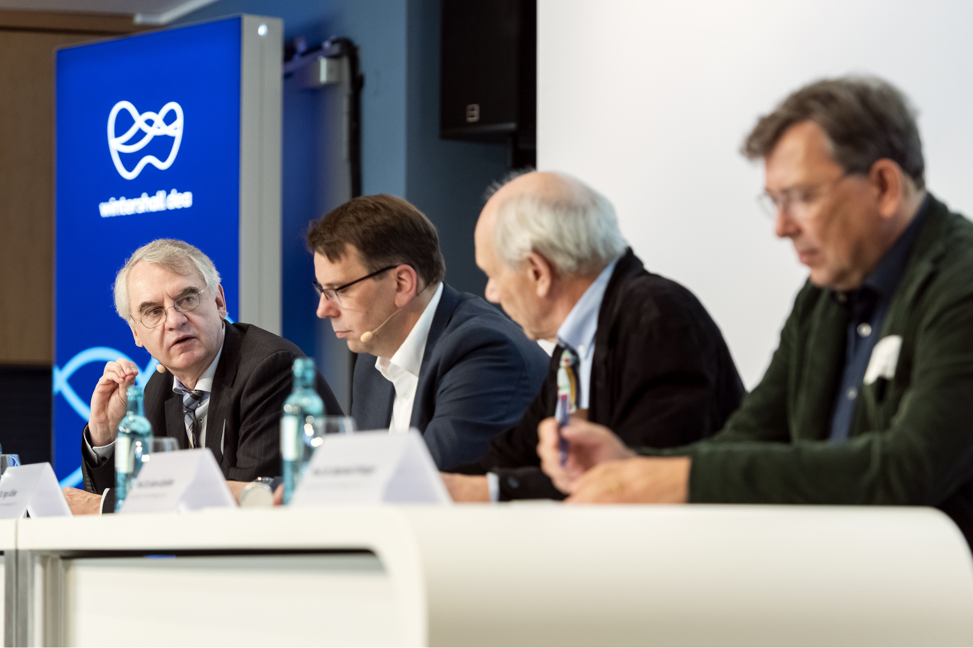 Podium mit den Autoren